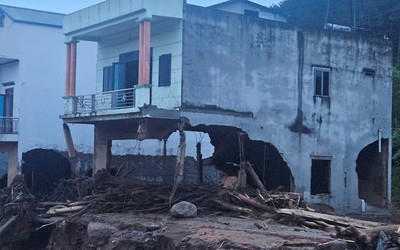 Mưa lớn dồn dập kéo dài, Bắc Bộ đối mặt nguy cơ lũ quét, sạt lở đất đến khi nào?