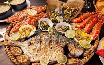 Nữ sinh 15 tuổi nguy kịch sau bữa ăn hải sản, bác sĩ cảnh báo dấu hiệu cần biết