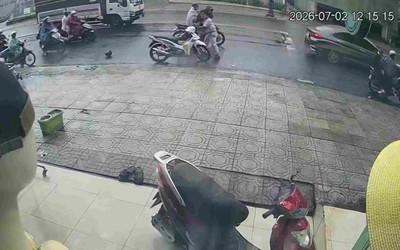 Vụ người đàn ông bị cướp xe máy khi đang chờ đèn đỏ: Bất ngờ kết quả test nhanh ma túy của đối tượng