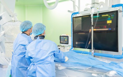 Cứu sống người đàn ông nhồi máu cơ tim cấp giữa "ma trận" bệnh lý phức tạp