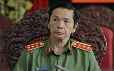 NSND Trung Anh gây ấn tượng khi hóa thân thành lãnh đạo công an