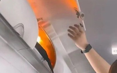 Sạc dự phòng bốc cháy trên máy bay khiến hành khách hoảng loạn