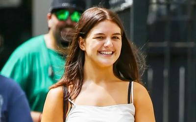Lý do khiến Suri Cruise - con gái của tài tử Tom Cruise cắt đứt mối liên hệ pháp lý với cha ruột