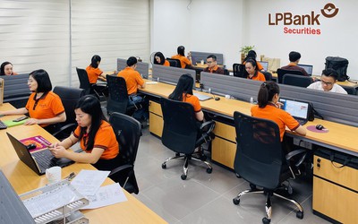 LPS chính thức giao dịch trên HoSE từ ngày 18/8, giá tham chiếu 30.000 đồng/cổ phiếu