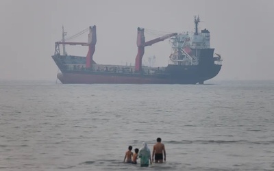 Iran phát cảnh báo cứng rắn với tàu qua eo biển Hormuz