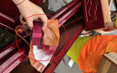 Vứt nhầm túi vàng trị giá 7,7 tỷ đồng, cả gia đình cuống cuồng lao vào bãi rác tìm kiếm