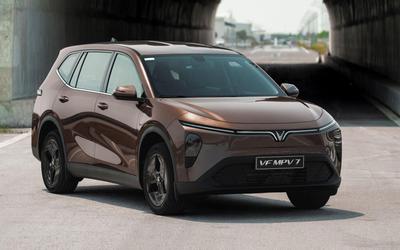 Một chiếc xe cho cả nhà: VF MPV 7 rộng cả 3 hàng ghế, chạy êm, nuôi xe nhàn