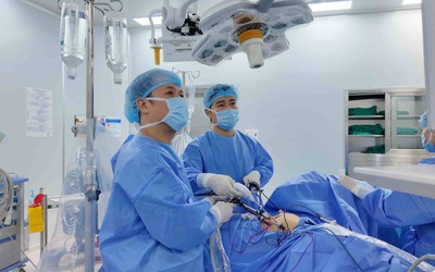 Gỡ “nút thắt” hai bệnh lý dai dẳng cho người phụ nữ bị sa đa tạng chậu phức tạp
