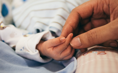 Sản phụ "đẻ rơi" cùng lúc 4 con trên xe, cái kết không ai ngờ