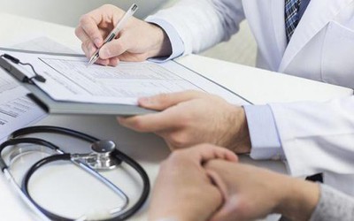 Đang nghỉ phép năm mà bị ốm đau, người lao động có được hưởng chế độ?