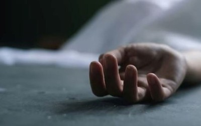 Bé gái bất ngờ sốt cao, sợ gió, sợ nước rồi tử vong