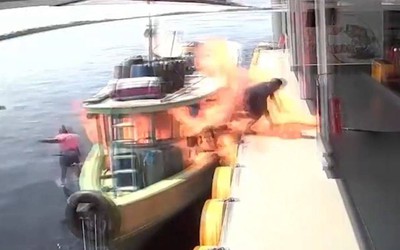 Thuyền bốc cháy khi đang tiếp nhiên liệu, 2 người nhảy xuống nước thoát thân