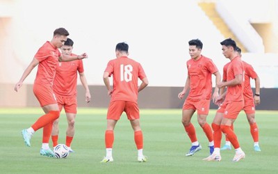 AFF Cup 2026: Tuyển Việt Nam tập trên mặt sân cỏ "lạ" ở Malaysia trước trận bán kết lượt đi