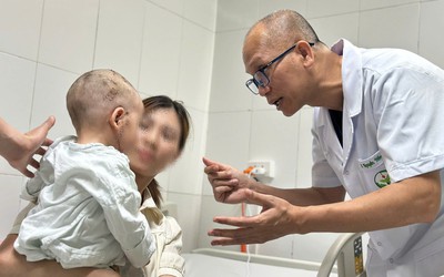 Bé trai 2 tuổi bị đa chấn thương do chó tấn công