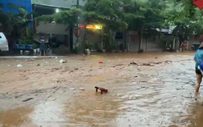 Mưa lớn dồn dập từ đêm nay (17/8), cảnh báo lũ trên các sông ở miền Bắc dâng cao