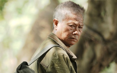 Nam ca sĩ giàu bậc nhất Việt Nam gây chú ý khi vào vai cựu chiến binh sống đơn độc