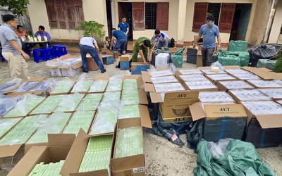 Phát hiện cặp vợ chồng vận chuyển hàng nghìn cây thuốc lá lậu trị giá 2 tỷ đồng