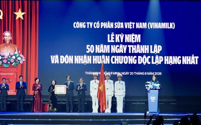 Vinamilk đón nhận Huân chương Độc lập hạng Nhất tại dấu mốc 50 năm