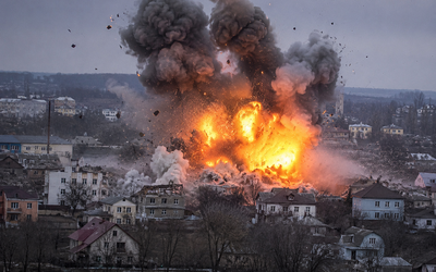 Hai hướng cùng nóng lên, Ukraine đối mặt sức ép kép