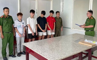 Bắt quả tang 4 thanh niên làm chuyện phạm pháp trong khách sạn
