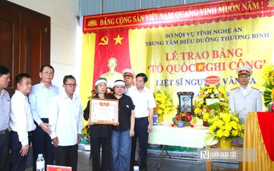 Xúc động lễ đón Bằng Tổ quốc ghi công của thân nhân liệt sĩ Nguyễn Văn Ba