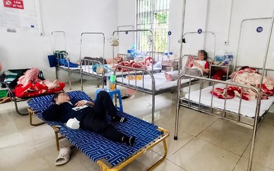 Nhiều người nhập viện sau khi ăn bánh mì tại một cửa tiệm
