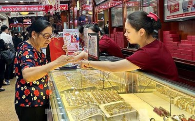 Giá vàng hôm nay (28/8): Đảo chiều tăng trở lại