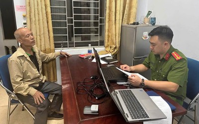 Tạm giữ đối tượng chặn đường xin tiền người dân, cầm dao truy đuổi công an