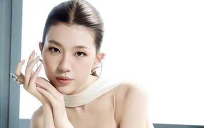 Nữ ca sĩ Gen Z từng đỗ Á khoa đại học, hát hay múa giỏi được đề cử gương mặt đẹp nhất thế giới 2026