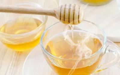 Uống nước mật ong mỗi ngày, người đàn ông bất ngờ khi đi khám