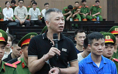 Vợ chồng chủ quán karaoke "chui" thu lợi 6,1 tỷ đồng từ dịch vụ "bay lắc", 50 bị cáo lĩnh án