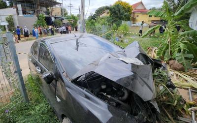 Ô tô đâm vào trung tâm giữ trẻ, 16 người bị thương