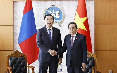 Chủ tịch Quốc hội Trần Thanh Mẫn hội kiến Thủ tướng Mông Cổ Nyam-Osor Uchral