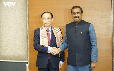 Bộ trưởng Lê Hoài Trung gặp Phó Chủ tịch Đảng Nhân dân Ấn Độ BJP