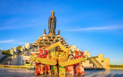 Trung thu Tây Ninh sốt rần rần với Lễ hội nông sản và chợ Lá núi Bà Đen