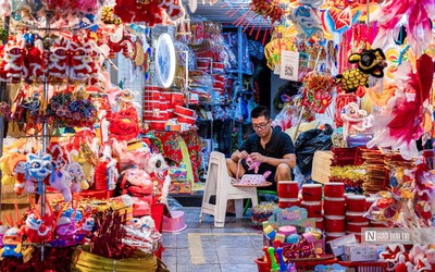 Chợ Trung thu nhộn nhịp, ký ức xưa giữa lòng phố cổ Hà Nội