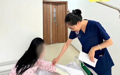 Đứng ngó xuống từ ban công, bé gái 11 tuổi trượt chân rơi từ tầng 2