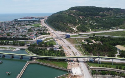 Người dân tự nguyện hiến đất, mở đường cho dự án cầu Đá Đen