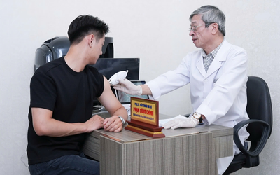PGS.TS.TTƯT Phạm Công Chính: Tại Da liễu 247, điều trị viêm nang lông bắt đầu từ chẩn đoán đúng