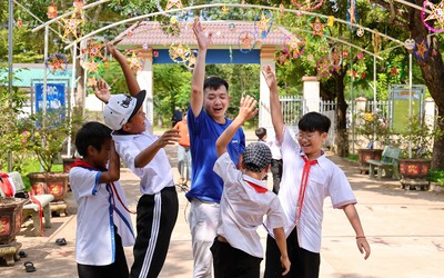 Từ vùng cao đến hải đảo, gần 300.000 sản phẩm dinh dưỡng Vinamilk đến với trẻ em dịp Trung thu