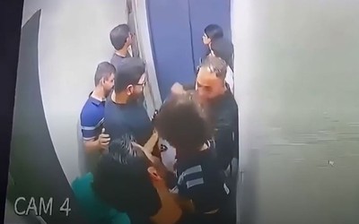 Thang máy đột ngột rơi từ tầng 7 xuống đất, 9 người may mắn sống sót