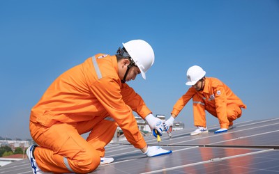 EVNHANOI khuyến khích người dân, doanh nghiệp phát triển điện mặt trời mái nhà phù hợp nhu cầu sử dụng