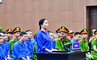 Vợ cựu Viện trưởng nhận túi quà 198 triệu đồng và nhắn “thiếu 4 tờ”