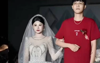 Đưa con về nhà chồng, bố cô dâu 41 tuổi khiến dân mạng "đứng hình"