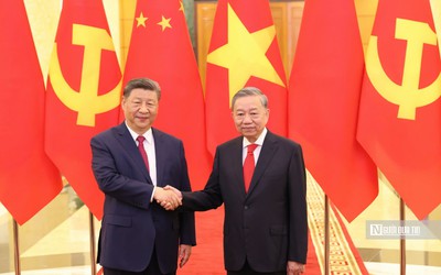 Điện mừng kỷ niệm 77 năm ngày thành lập nước Cộng hòa nhân dân Trung Hoa