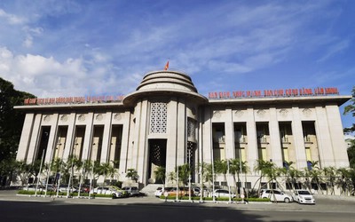 NHNN làm rõ thông tin về giám sát phòng, chống rửa tiền với khách hàng VIP, lãnh đạo ngân hàng