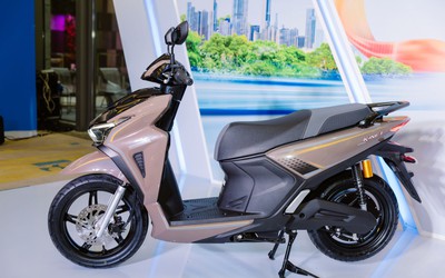 Rời xe tay ga thể thao để “lên đời” VinFast Kinet, chủ xe nói: Êm hơn, bốc hơn, tiện hơn