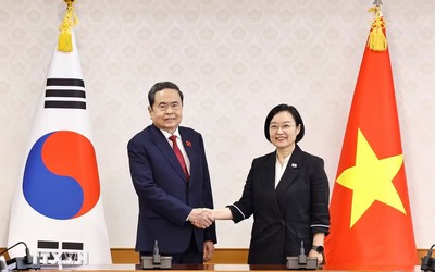 Chủ tịch Quốc hội Trần Thanh Mẫn hội kiến Thủ tướng Hàn Quốc Han Seong Sook
