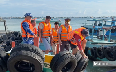 Thuyền trưởng kể lại giờ phút 21 ngư dân "nín thở" giữa biển động