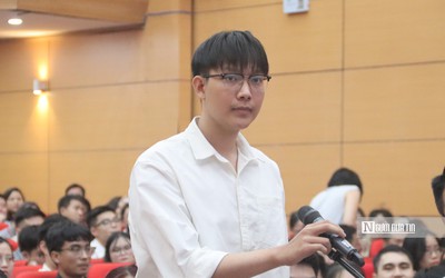 Thủ khoa bác sĩ nội trú Đại học Y Hà Nội chọn sản phụ khoa khiến cả hội trường vỗ tay